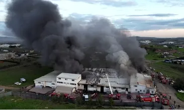 SON DAKİKA | İstanbul Tuzla’da kauçuk ve karton fabrikasında yangın: Alevler kontrol altına alındı!