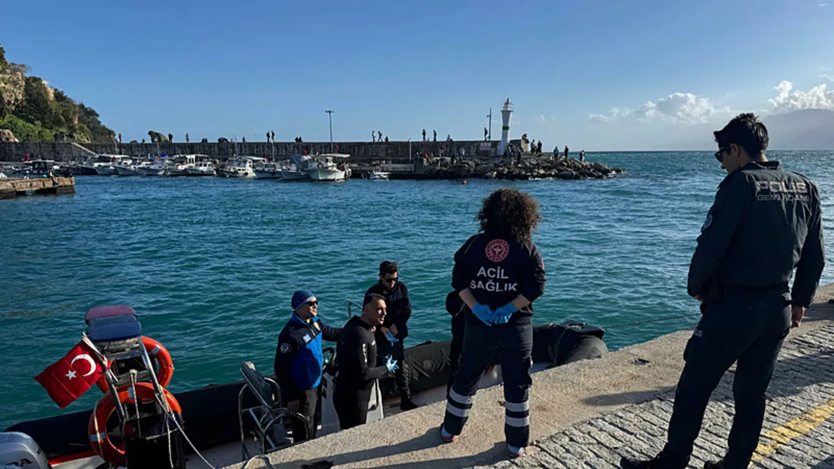 Deniz manzarası izlerken açığa sürüklendiler: 2 kardeş kurtuldu, kuzenleri öldü! Deniz manzarası izlerken açığa sürüklendiler: 2 kardeş kurtuldu, kuzenleri öldü!