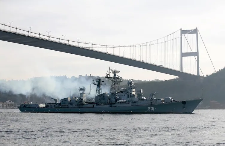 Rus savaş gemisi boğazdan böyle geçti
