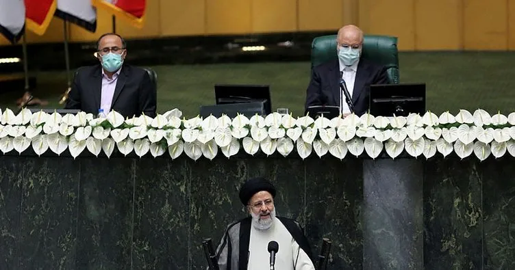 İran’ın yeni Cumhurbaşkanı Reisi, kabine listesini Meclise sundu