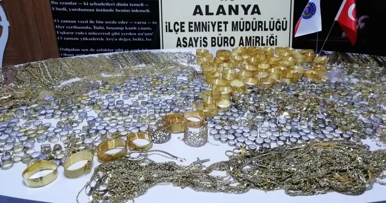 Danimarkalı çifte sahte altın satan kuyumcu tutuklandı