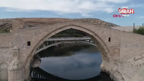 Tarihi köprünün yanına sonradan inşa edilen köprünün kaldırılmasını istiyorlar