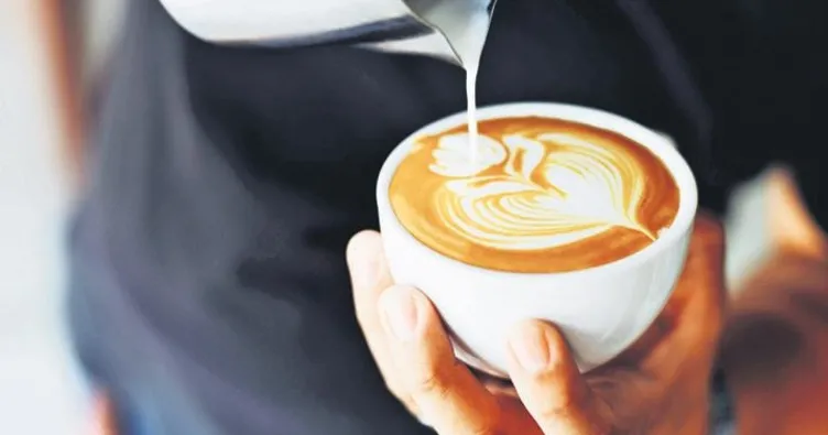 Dinç uyanmak için kahveye mola verin