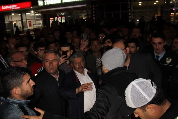 Ãlümlü kazanın olduÄu yerde bir kaza daha oldu! VatandaÅ isyan etti!