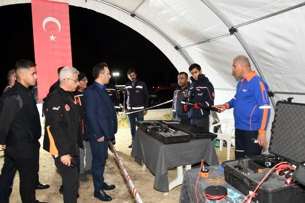deprem-ani-ulke-tatbikati-adiyamanda-da-basariyla-gerceklestirildi-1668280963071.jpeg