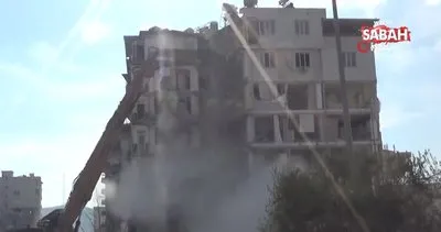 Nurdağı’nda ağır hasarlı binaların yıkımı devam ediyor | Video