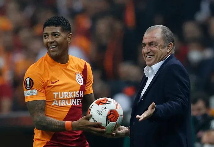 son-dakika-galatasaraydan-omar-karari-ocakta-donecegim-demisti-ama-1637127850865.jpg