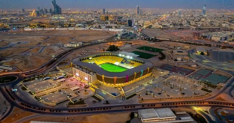 Süper Kupa’nın oynanacağı Al-Awwal Park, güneşte renk değiştiriyor