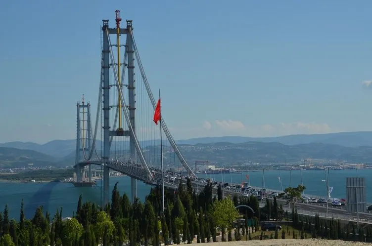 Osmangazi Köprüsü’nden 5 günde 400 bin araç geçti