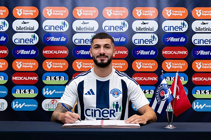 Süper Lig’de transferler peş peşe açıklandı! İşte atılan tüm imzalar...