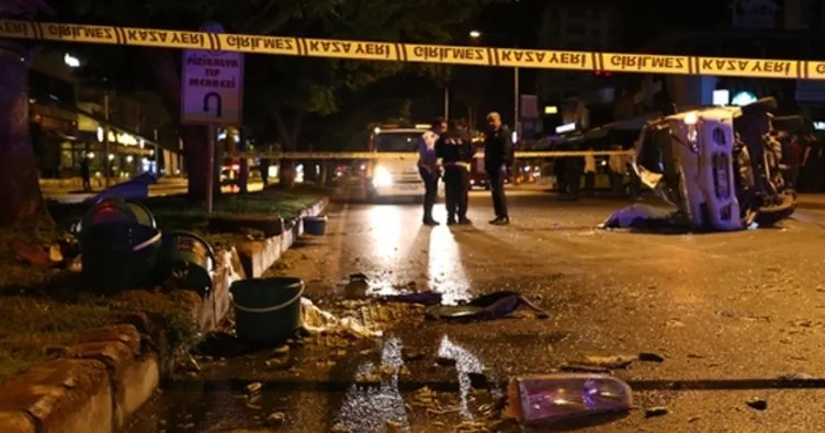 Antalya’da turşu yüklü kamyonet devrildi: 1 ölü, 1 yaralı