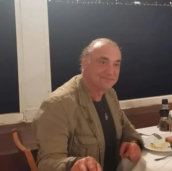 Eski Yeşilçam oyuncusu sosyal medyadan tanıştığı kadın tarafından bıçaklandı: Hastaneye kaldırılan oyuncu hayatını kaybetti