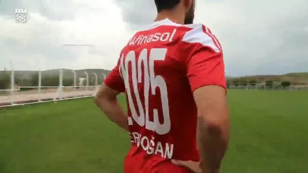 Galatasaray'ın gündemindeki Eroğan Yeşilyurt Sivasspor ile sözleşme yeniledi!