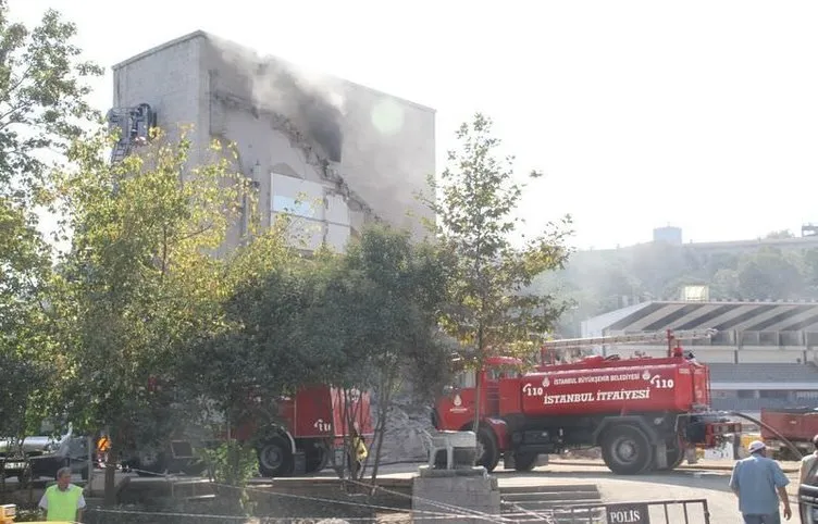 İnönü Stadı’nda yangın