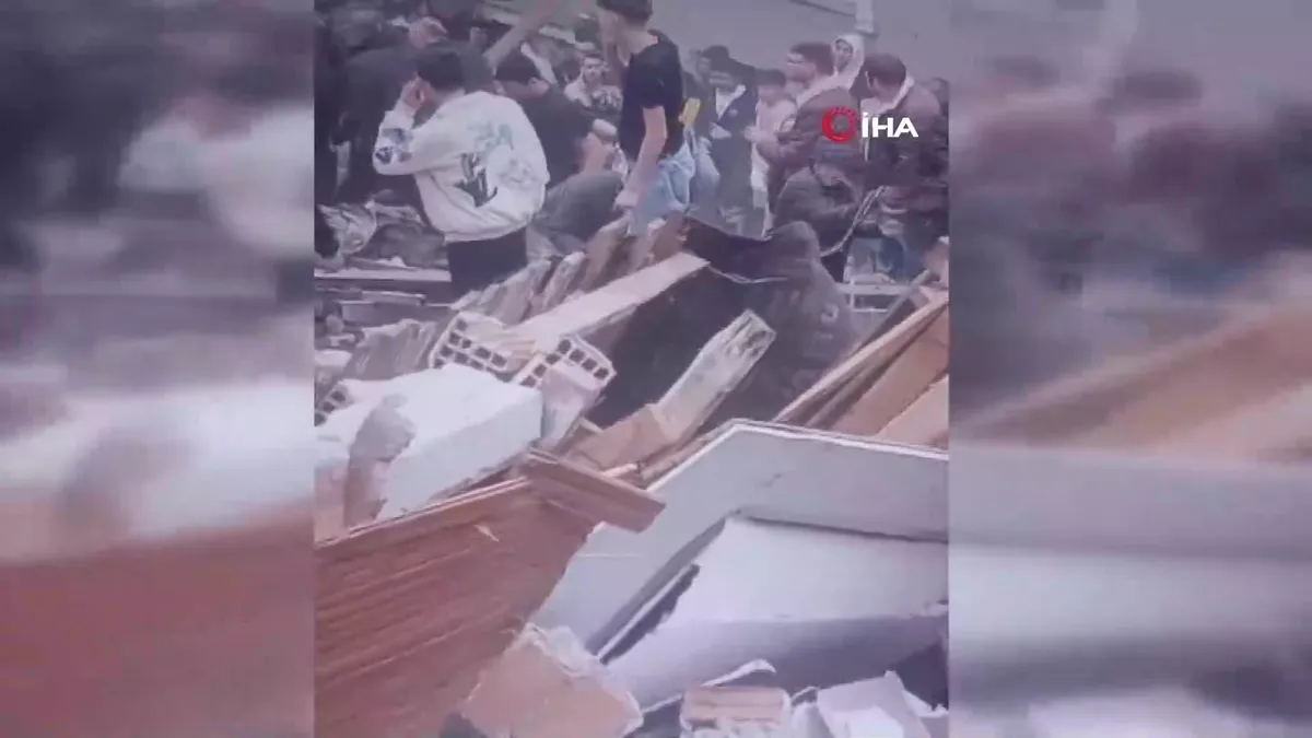 Son dakika | İstanbul Fatih’te çöken bina enkazından yaralıyı böyle kurtardılar | Video videosunu izle Son dakika | İstanbul Fatih’te çöken bina enkazından yaralıyı böyle kurtardılar | Video videosunu izle