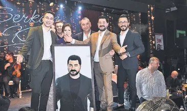 Sahnede Azer Bülbül’ü andı