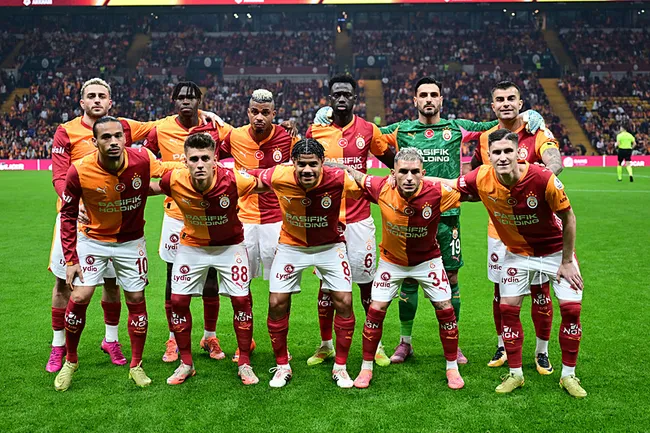 canli-galatasarayin-konugu-genclerbirligi-ilk-yarida-tek-gol-sesi-var-1763834225076.jpg