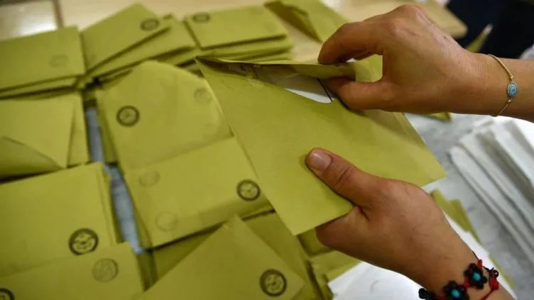 Oy verme kaçta bitiyor? 31 Mart Yerel Çeçimleri il il oy kullanma saatleri 2024