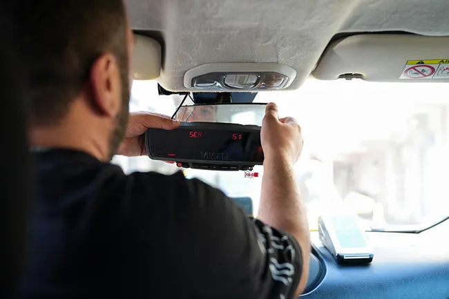 36-maddelik-trafik-kanunu-teklifi-tbmmde-kabul-edildi-aractan-inene-ceza-yagacak-1770921868259.jpg (750×500)