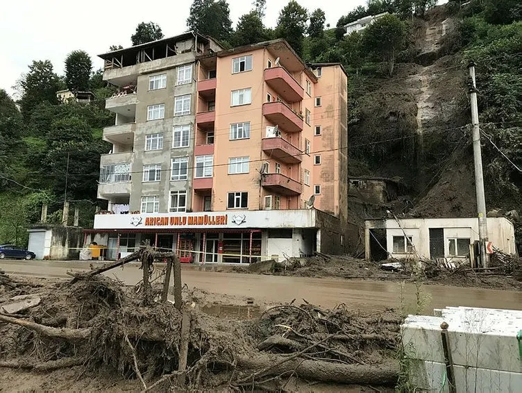 Son dakika! Rize ve Giresun’daki şiddetli yağış sonrası oluşan selde 5 kişi hayatını kaybetti