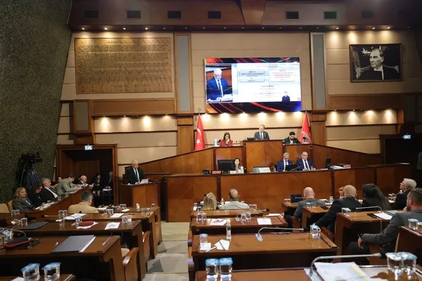 iskiden-945-tarife-zammi-2026-butcesi-98-milyar-857-milyon-tl-her-ay-zamli-su-tarifesi-2026-yilinda-da-devam-e-1763403707805.jpeg İstanbul'da suya her ay zam! Cumhur İttifakı meclis üyelerinin