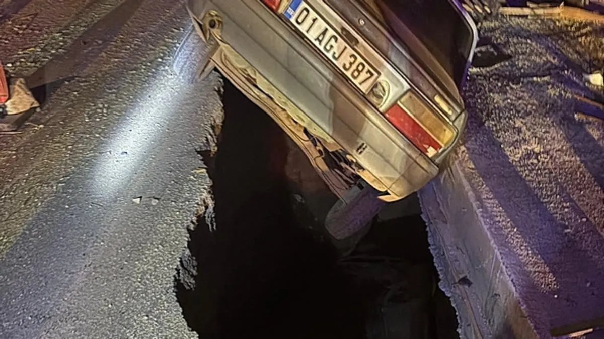 Osmaniye’de iki otomobil 1 saat arayla aynı çukura düştü: 1 yaralı! Osmaniye’de iki otomobil 1 saat arayla aynı çukura düştü: 1 yaralı!