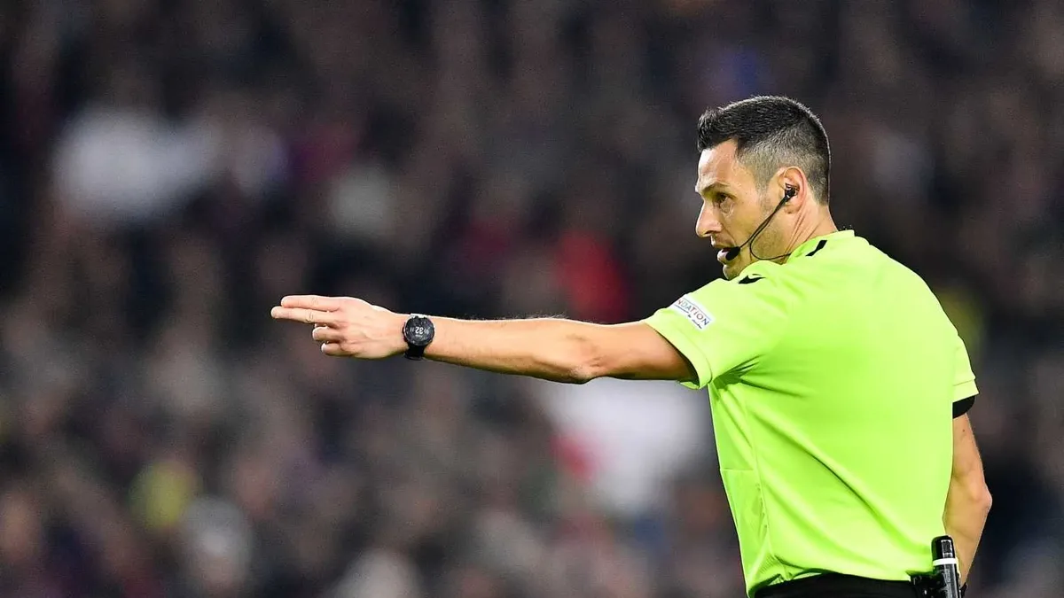 Nottingham Forest-Fenerbahçe maçının hakemi açıklandı! Nottingham Forest-Fenerbahçe maçının hakemi açıklandı!