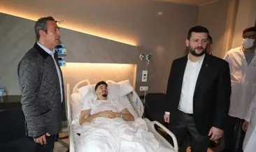 Fenerbahçe’de Başkan Ali Koç ve yöneticilerden Altay Bayındır’a ziyaret