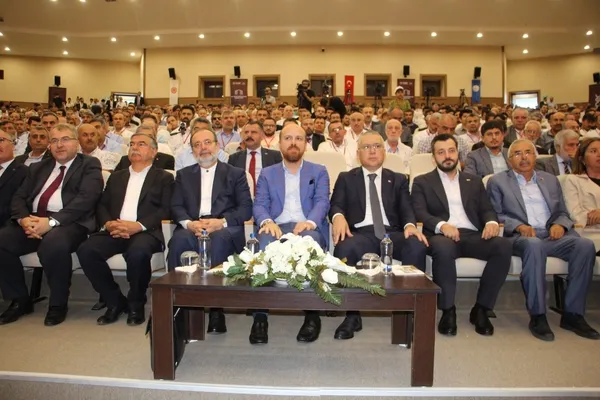 bilal-erdogan-imam-hatipliler-kurultayinda-konustu-1662204016242.jpg