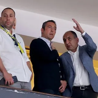 Fenerbahçe Beko - Anadolu Efes serisi Ali Koç ve Ömer Onan'ı karşı karşıya getirdi
