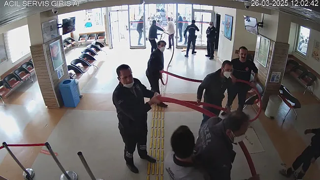 Hastanede çıkan yangın sonrası zamanla yarış kamerada! Hemşire Ezgi Yılmaz o dakikaları anlattı: Koşmak yetmedi!