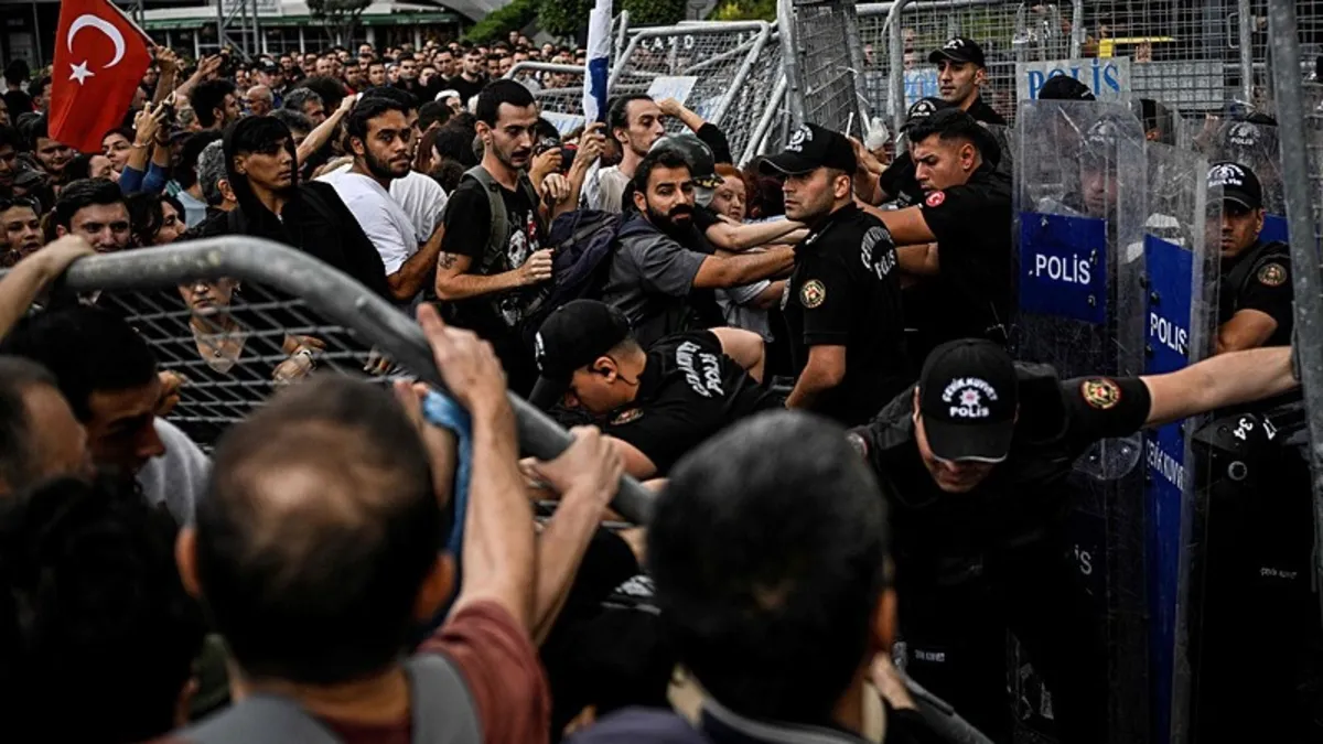 Kurucu Partiye Polis Barikatı: AK Parti'ye Büyük Şok!