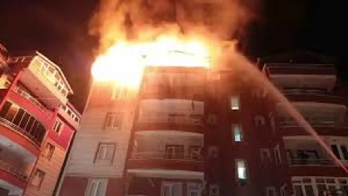 Bartın’da apartman yangını: Facianın eşiğinden dönüldü Bartın’da apartman yangını: Facianın eşiğinden dönüldü
