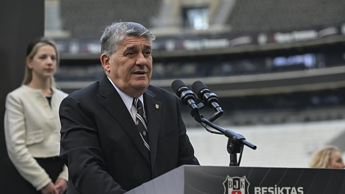 Serdal Adalı ve yönetimi, mazbatalarını aldı Serdal Adalı ve yönetimi, mazbatalarını aldı