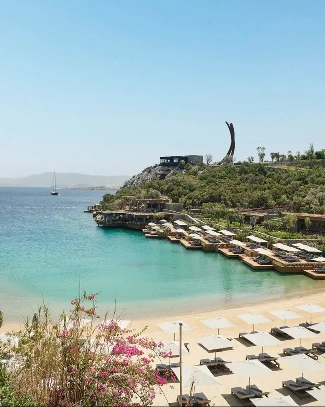 turkiyeden-dort-resort-otel-avrupanin-en-iyi-25i-arasinda-1792102319056.jpeg