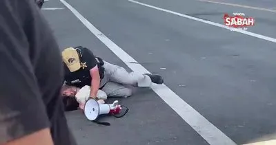 Biden’ı protesto eden kadına polisten tekme tokat müdahale | Video