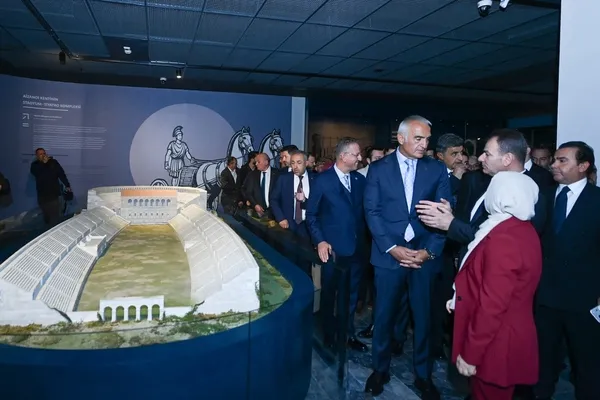 62-bin-701-eser-5-farkli-tema-tek-cati-kutahya-arkeoloji-ve-maden-muzesi-acildi-1790761243021.jpeg