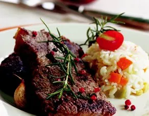 Soslu Biftek ve Sebzeli Pilav