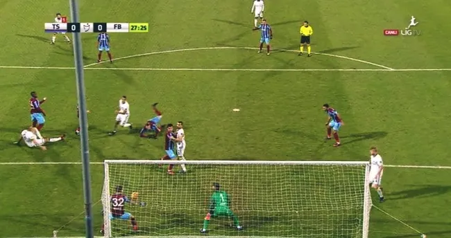 Fenerbahçe penaltısında gol ve kırmızı kart!