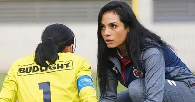 Futbol takımının güzel doktoru herkesi kendisine hayran bıraktı