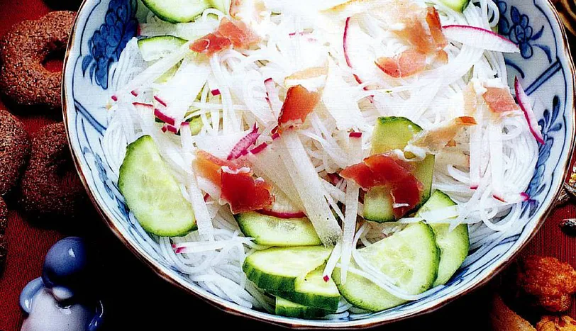 Pirinç Çubuklu Salata Pirinç Çubuklu Salata