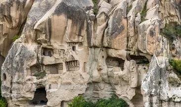 Kayaları oyup güvercinlere ev yaptılar! Asıl amaçları bambaşkaydı
