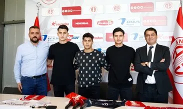 Antalyaspor 3 futbolcuyla profesyonel sözleşme imzaladı