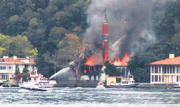 Tarihi Vaniköy Camisi alev alev yandı
