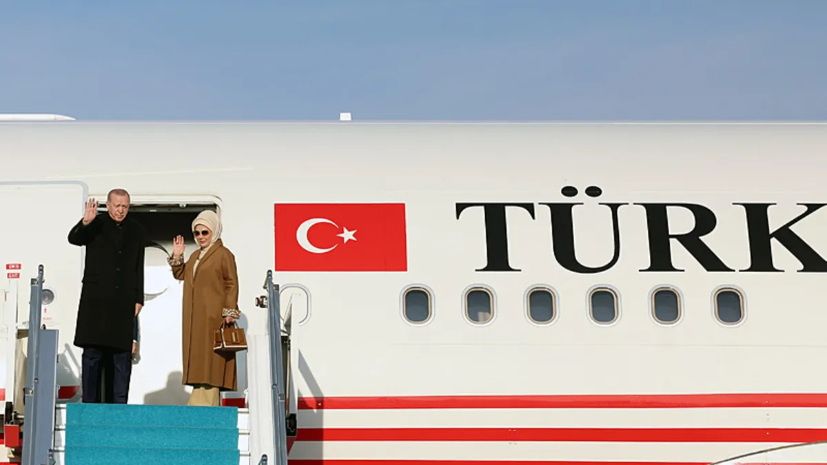 Başkan Erdoğan, G20 Liderler Zirvesi için Güney Afrika’ya gitti Başkan Erdoğan, G20 Liderler Zirvesi için Güney Afrika’ya gitti