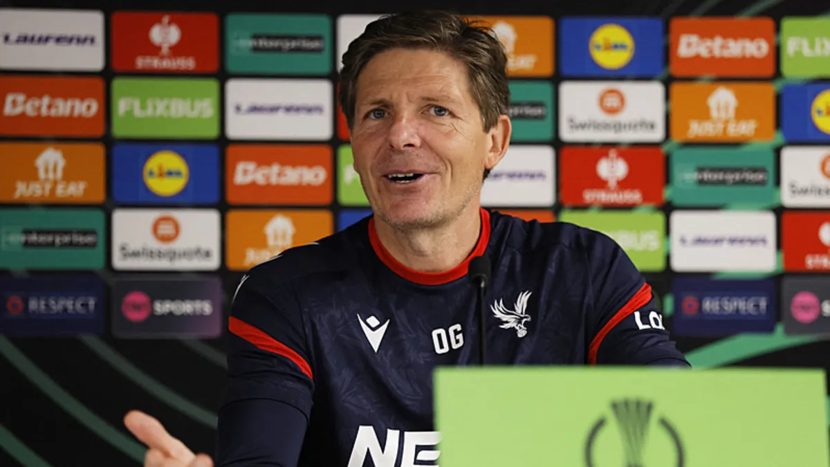 Crystal Palace Teknik Direktörü Oliver Glasner: Arda Turan harika bir iş çıkarıyor