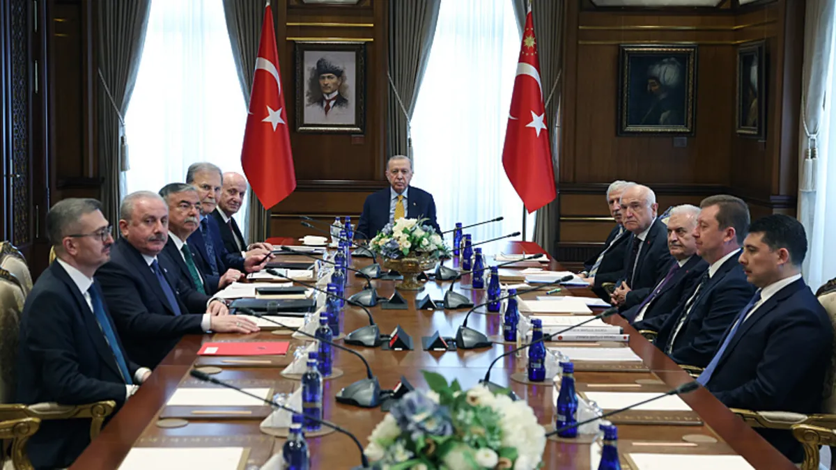 Cumhurbaşkanlığı YİK, Başkan Erdoğan liderliğinde toplandı Cumhurbaşkanlığı YİK, Başkan Erdoğan liderliğinde toplandı