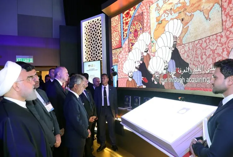 Başkan Erdoğan Kuala Lumpur'da! Oturumun ardından sergi alanını gezdi