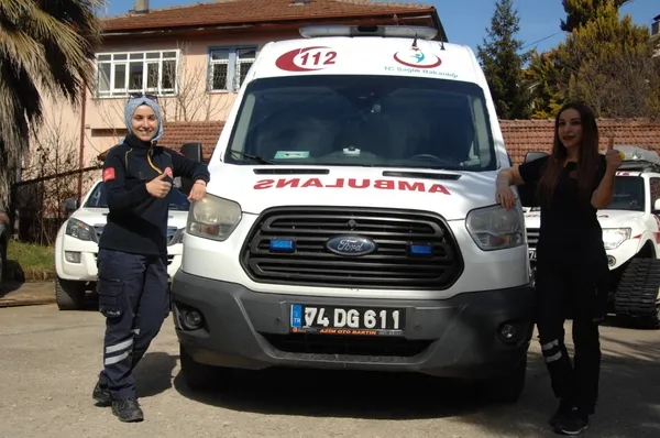 kadin-112-ambulans-soforleri-erkek-meslektaslarina-tas-cikartiyor-hayat-kurtarmak-kadar-guzel-bir-duygu-yok-1741456144278.jpg