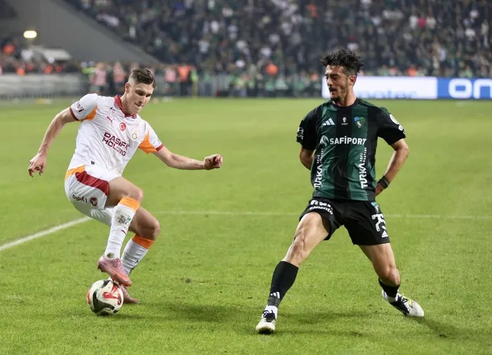 canli-super-ligde-galatasaray-kocaelispor-maci-1776006208931.jpeg